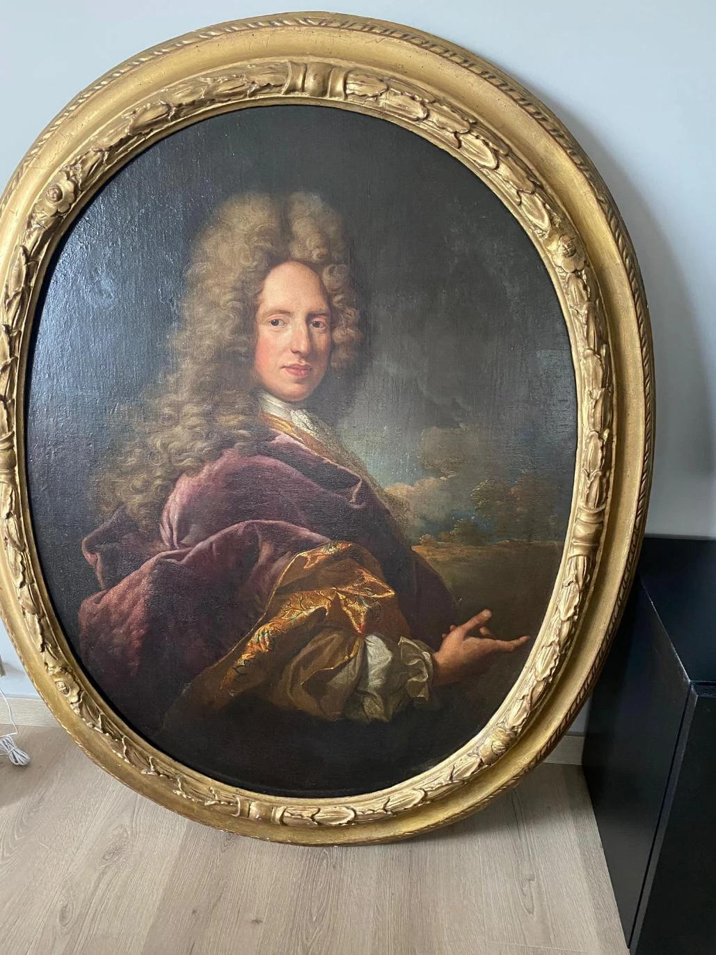 Peintures et tableaux anciens, grand portrait d'époque XVIIème, huile sur toile et cadre en bois sculpté et doré à la feuille d'or d'époque également